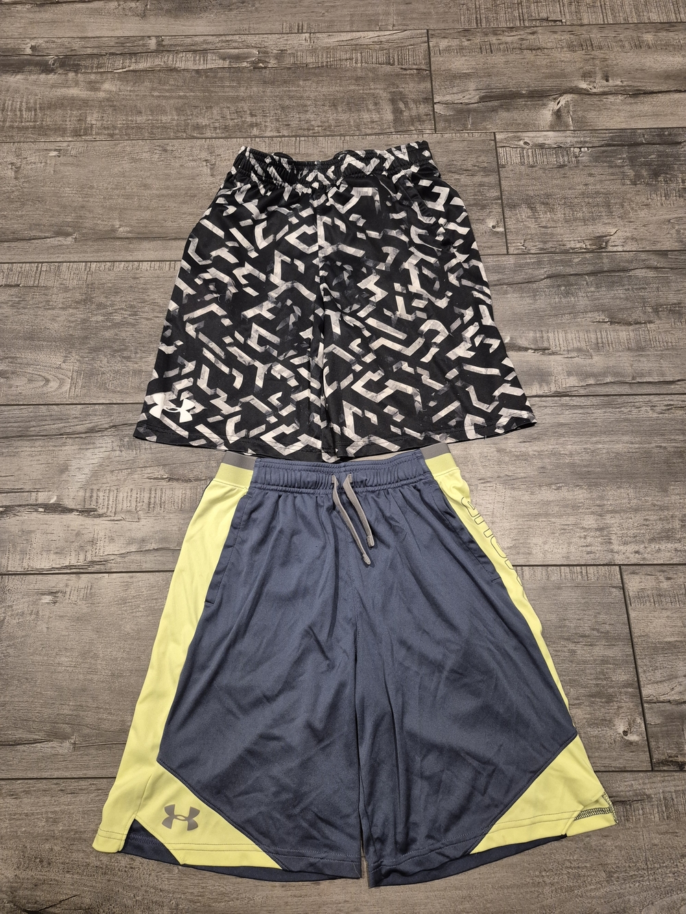 Under Armour Boys Shorts Size XL